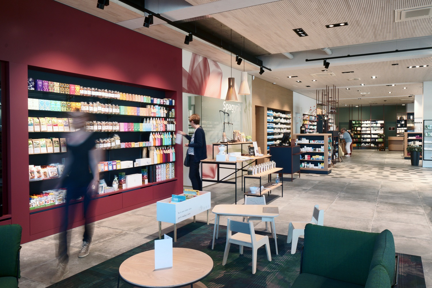 A neu Apothekeneinrichtung Hägendorf_2.2