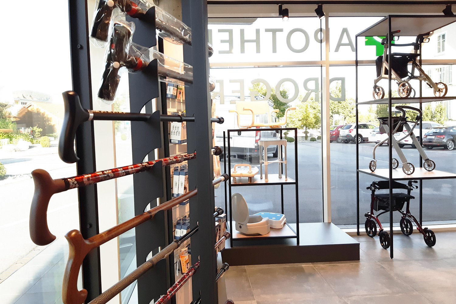 Apothekeneinrichtung Hägendorf_10